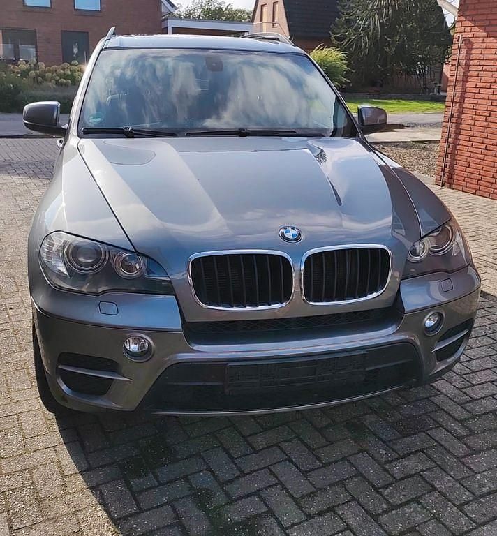 Grau Gebraucht 2010 BMW X5 SUV | 10.900 € (Superpreis) - Bild 1/4