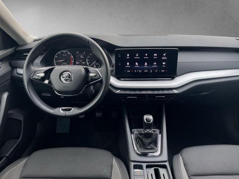 Gebraucht Skoda Octavia Tour 110 PS (80 kW) 2022 Blackmagic perleffekt (metallic) Kombi