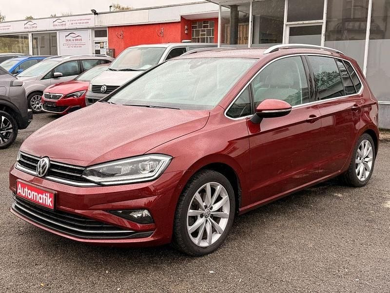 Rot Gebraucht 2020 VW Golf Sportsvan Highline Van / Kleinbus | 14.999 € (Superpreis) - Bild 1/4