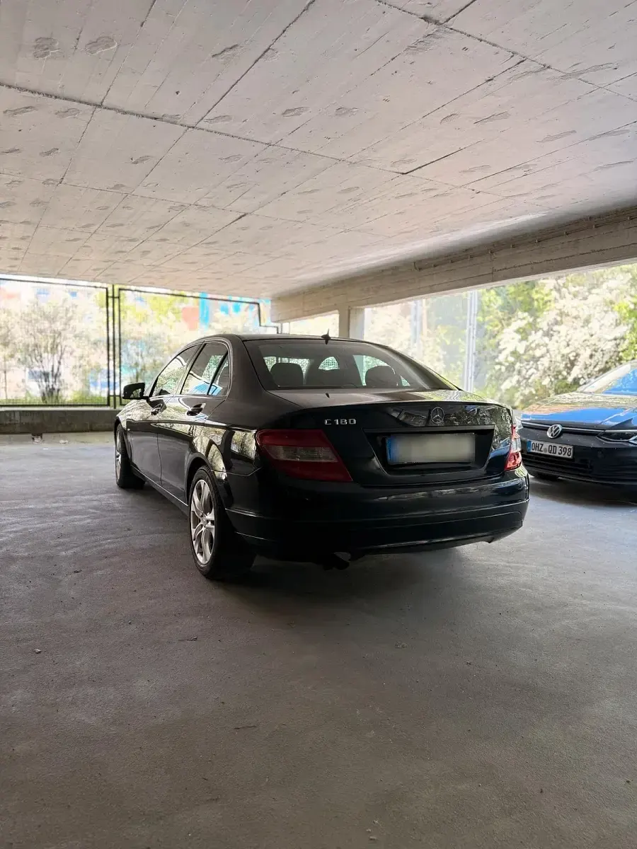 Gebraucht Mercedes C180 156 PS (114 kW) 2010 Schwarz Limousine