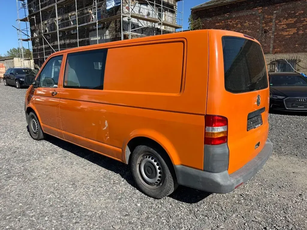 Second-hand VW Transporter 131 CP (96 kW) 2005 Portocaliu Van