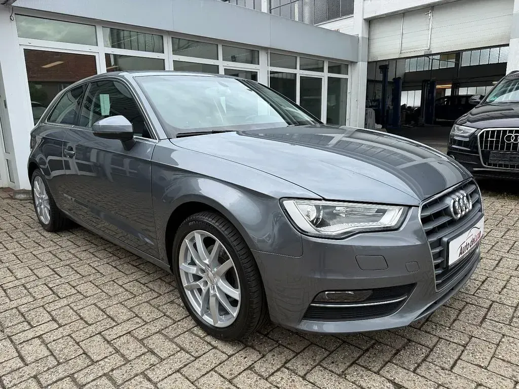 Gebraucht Audi A3 Attraction 122 PS (89 kW) 2013 Grau Limousine