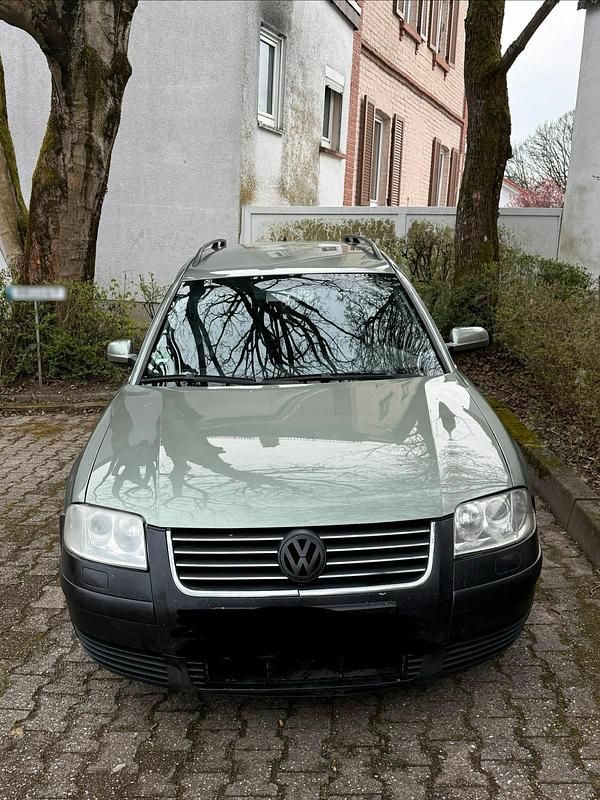 Gebraucht VW Passat 115 PS (84 kW) 2003 Grün Kombi
