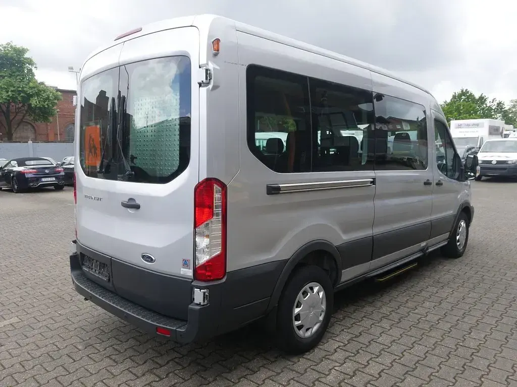 Gebraucht Ford Transit 131 PS (96 kW) 2019 Silber Kombi