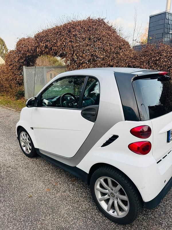 Gebraucht Smart ForTwo Coupé Passion 71 PS (52 kW) 2012 Weiß Coupé