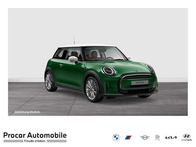British racing green iv Gebraucht 2022 Mini Cooper Classic Kleinwagen | 21.980 € (Etwas zu teuer) - Bild 1/4