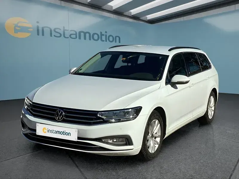 Gebraucht VW Passat 150 PS (110 kW) 2023 Weiß Kombi
