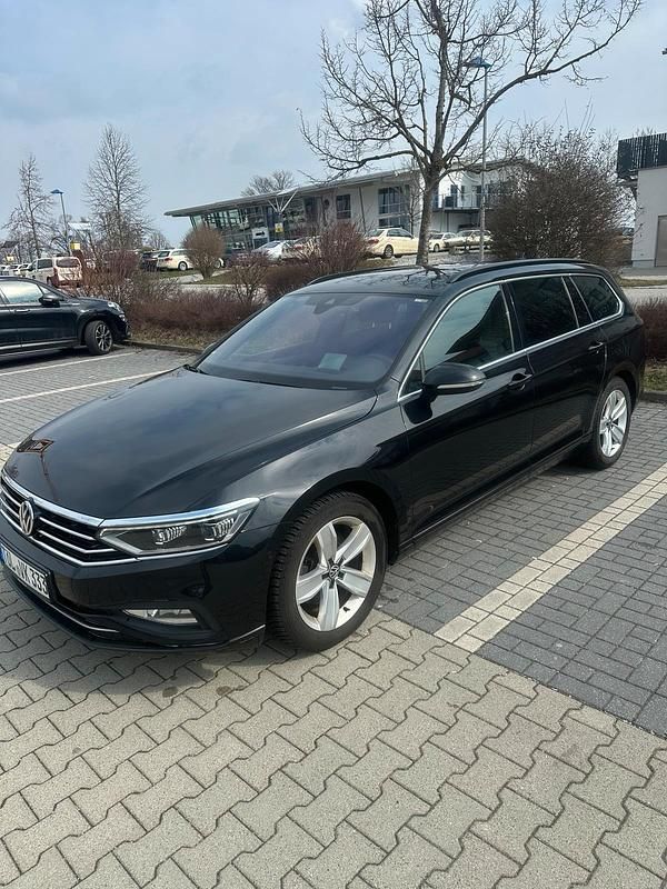 Second-hand VW Jetta 190 CP (139 kW) 2020 Negru Berlinǎ