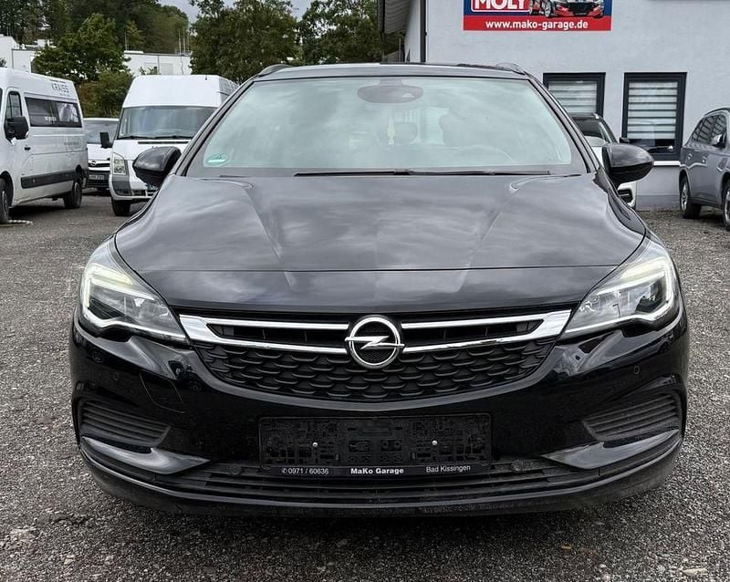 Black meet kettle Gebraucht 2016 Opel Astra Edition Kombi | 10.390 € (Fairer Preis) - Bild 1/4
