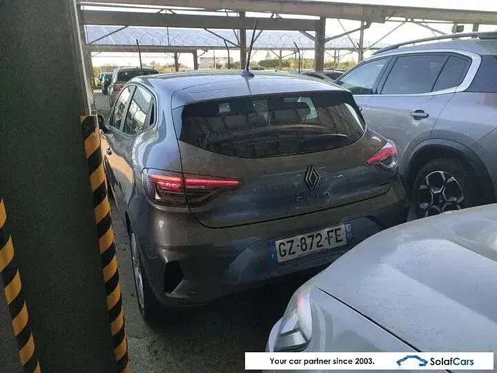 Używany Renault Clio V Evolution 143 KM (105 kW) 2024 Szary Sedan/Limuzyna