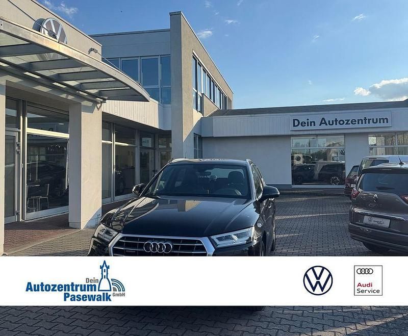 Mythosschwarz (metallic) Gebraucht 2018 Audi Q5 Sport SUV | 26.500 € (Superpreis) - Bild 1/4