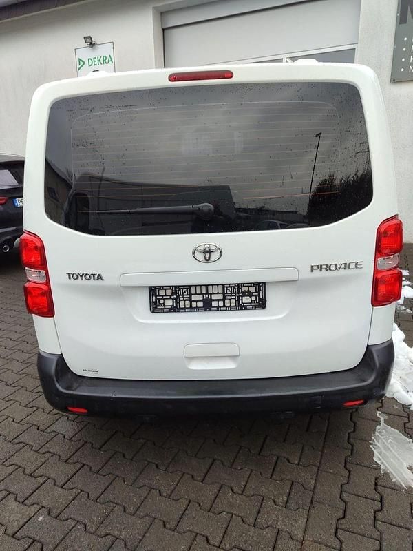 Gebraucht Toyota Proace Comfort 95 PS (69 kW) 2017 Weiß Van / Kleinbus
