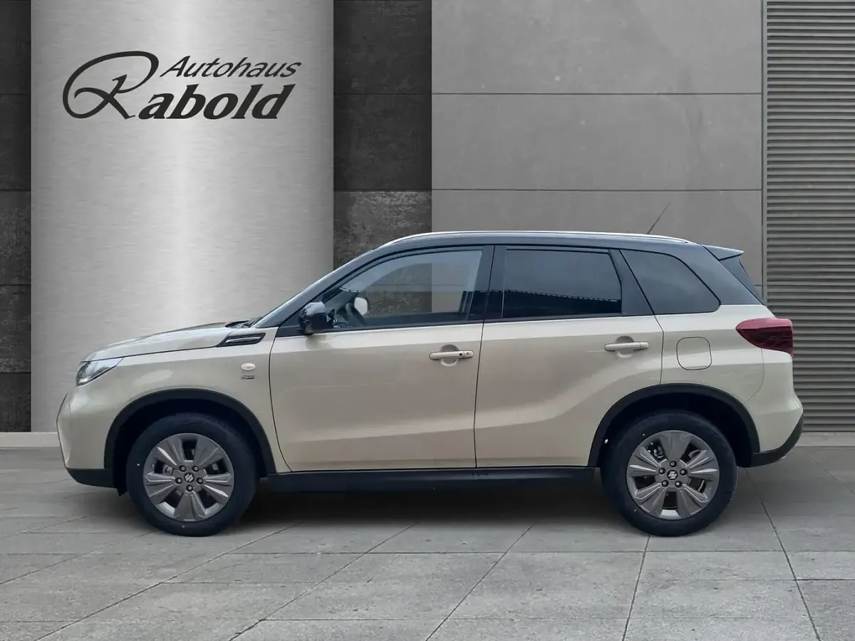 Neu Suzuki Vitara Comfort 110 PS (80 kW) 2026 Savannah ivory/cosmic black (beige) SUV