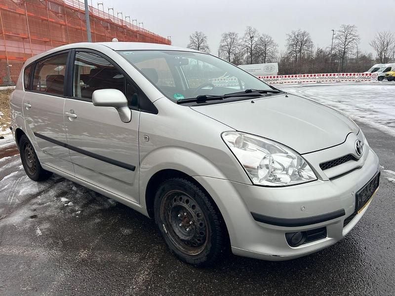 Gebraucht Toyota Corolla Verso 129 PS (94 kW) 2007 Silber Van / Kleinbus