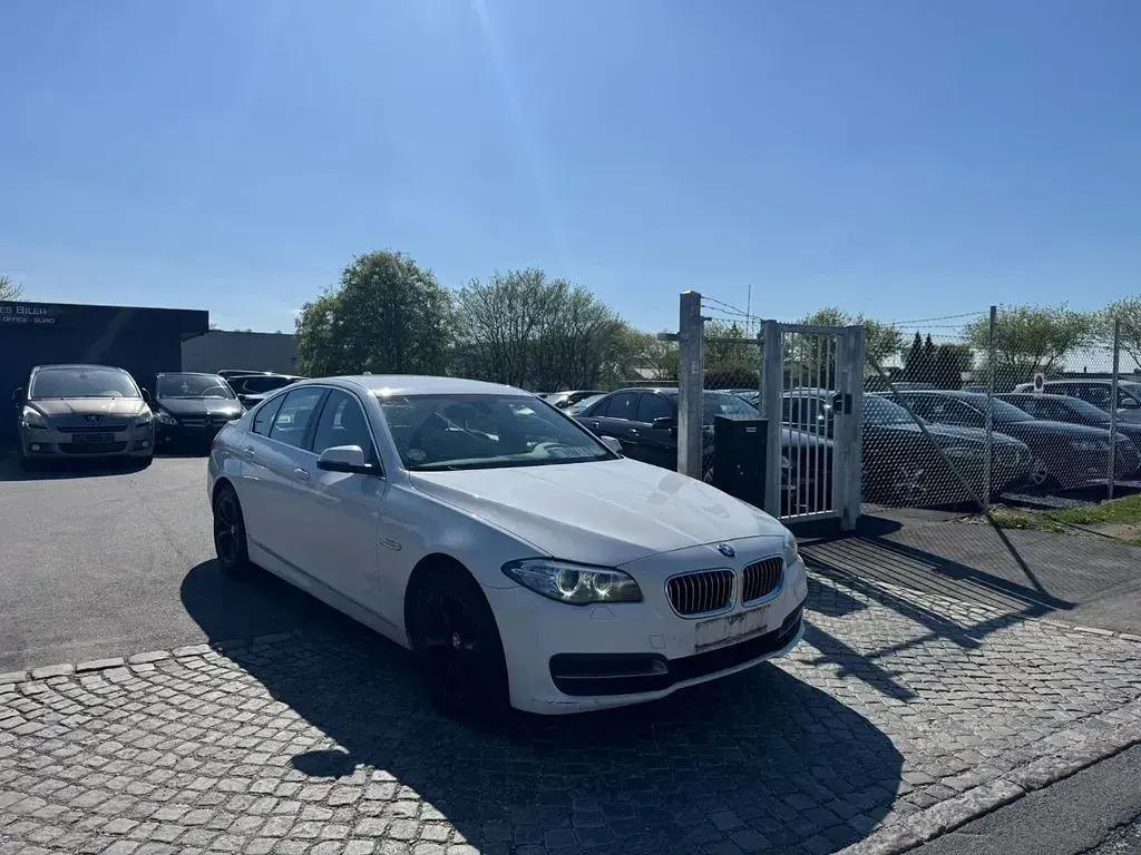 Używany BMW 520 190 KM (139 kW) 2015 Biały Sedan/Limuzyna