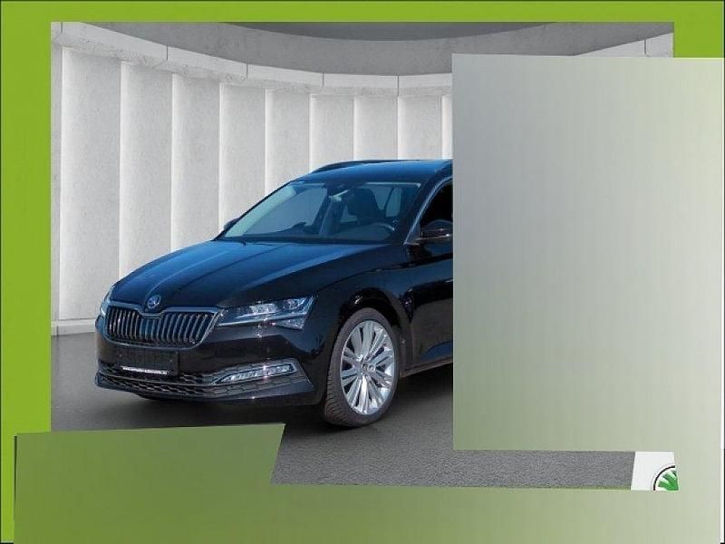 Schwarzmagic perleffekt Gebraucht 2023 Skoda Superb Style Kombi | 33.390 € (Superpreis) - Bild 1/4