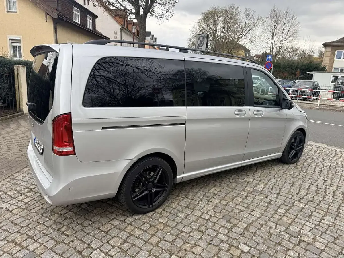 Gebraucht Mercedes V250 AMG 190 PS (139 kW) 2022 Brillantsilber metallic Van / Kleinbus