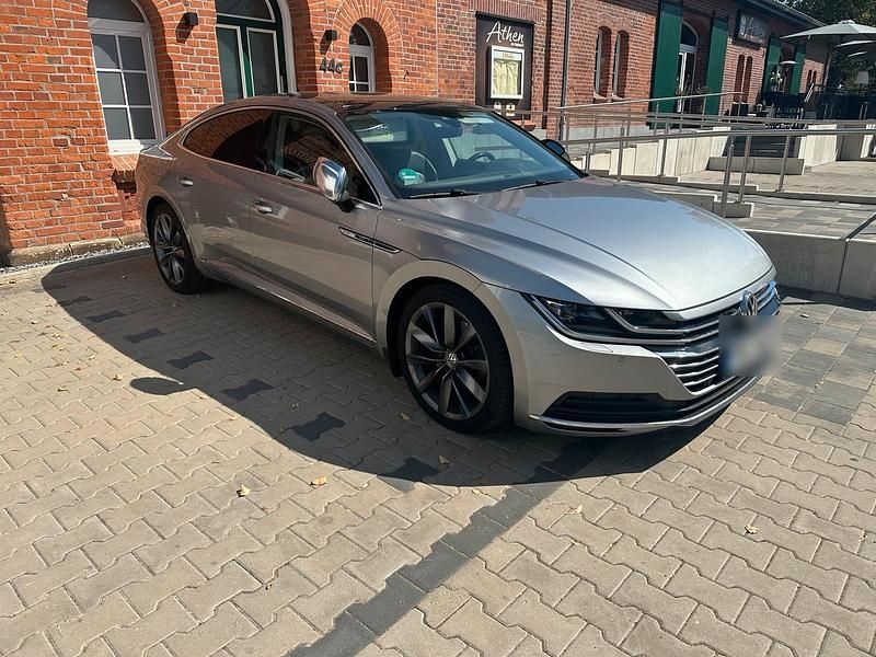 Grau Gebraucht 2017 VW Arteon Limousine | 24.999 € (Fairer Preis) - Bild 1/4