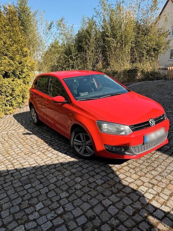 Gebraucht VW Polo Life 90 PS (66 kW) 2014 Rot Kleinwagen