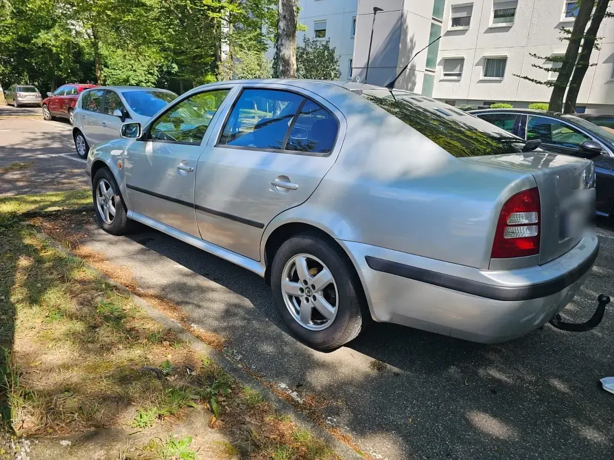 Gebraucht Skoda Octavia 116 PS (85 kW) 2003 Silber Limousine