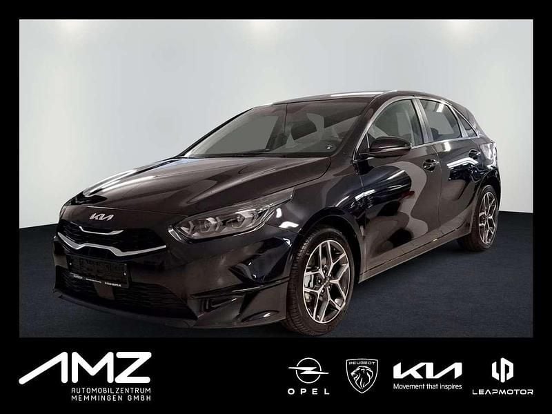 Black pearl m Neu 2025 Kia Ceed Spirit Kleinwagen | 25.980 € (Fairer Preis) - Bild 1/4