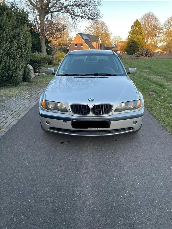 Gebraucht BMW 318 143 PS (105 kW) 2002 Silber Limousine