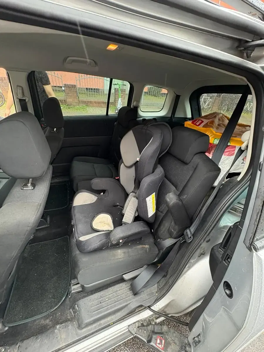 Gebraucht Mazda 5 143 PS (105 kW) 2008 Silber Van / Kleinbus
