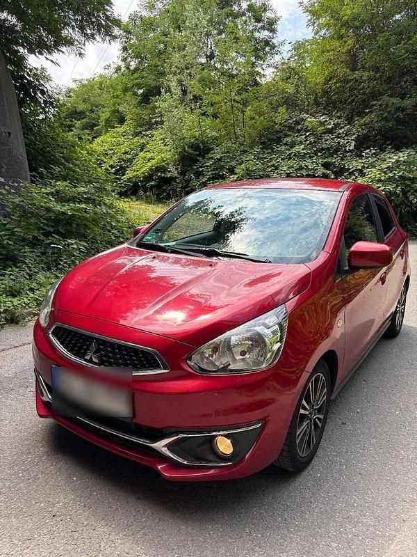 Rot Gebraucht 2018 Mitsubishi Space Star Diamant Edition Kleinwagen | 7.900 € (Guter Preis) - Bild 1/4
