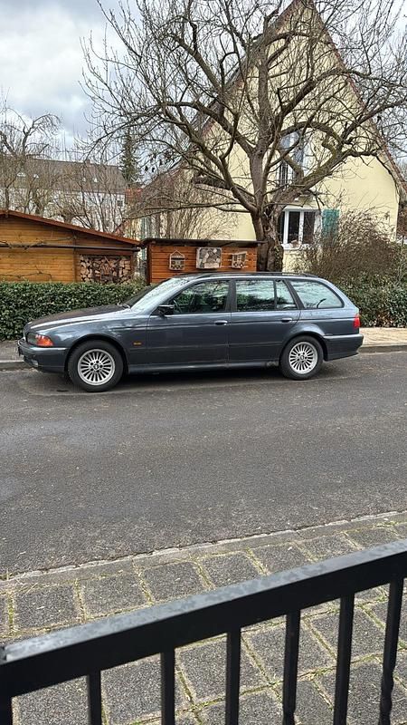 Gebraucht BMW 520 150 PS (110 kW) 1998 Grau Kombi