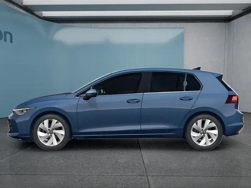 Gebraucht VW Golf VIII 150 PS (110 kW) 2025 Blau Kleinwagen