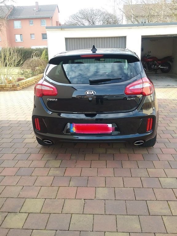 Gebraucht Kia Ceed GT GT-Line 136 PS (100 kW) 2017 Schwarz Limousine