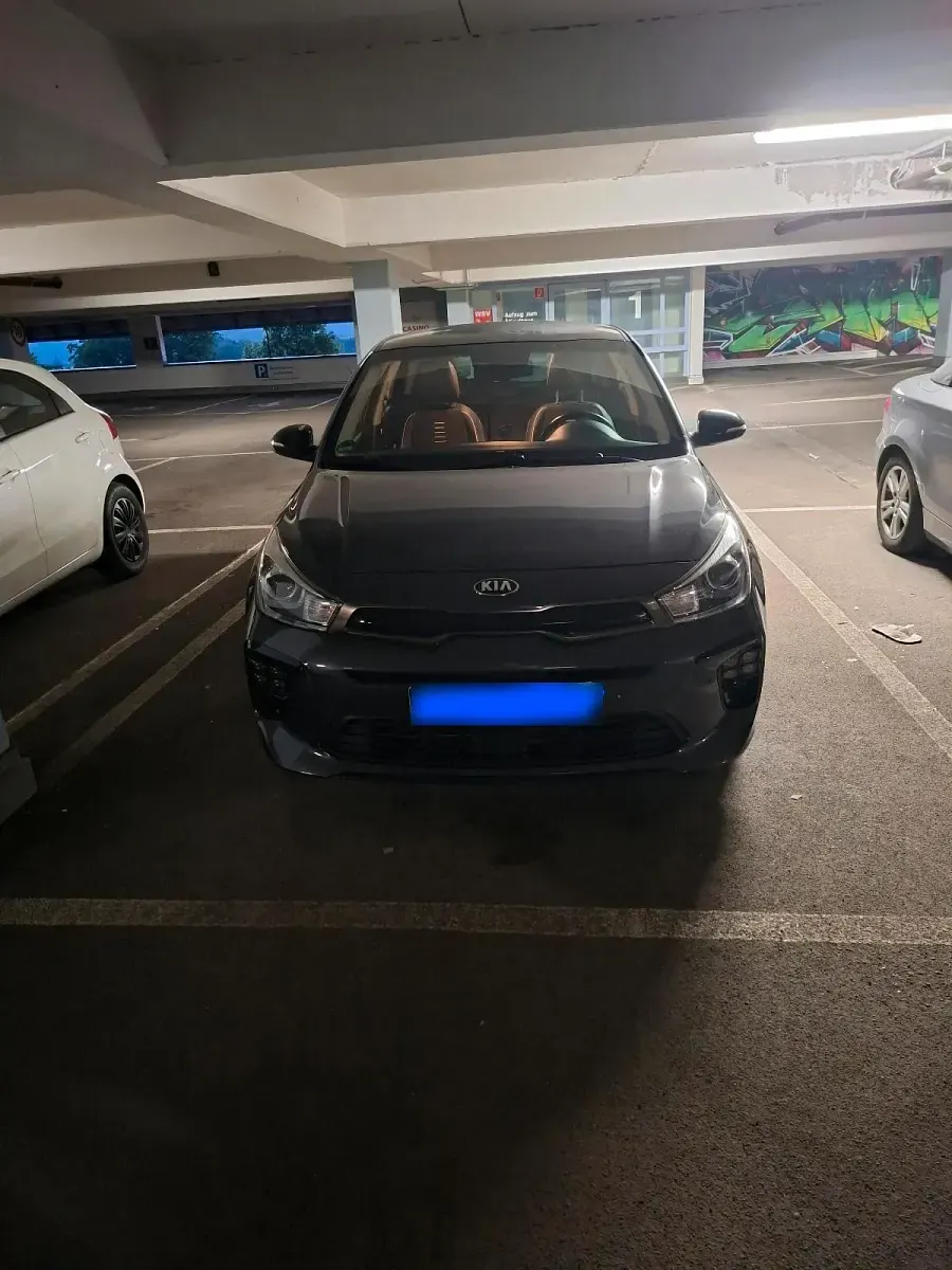 Gebraucht Kia Rio 120 PS (88 kW) 2019 Grau Limousine