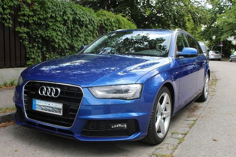 Blau Gebraucht 2015 Audi A4 Ambition Kombi | 18.900 € (Fairer Preis) - Bild 1/4