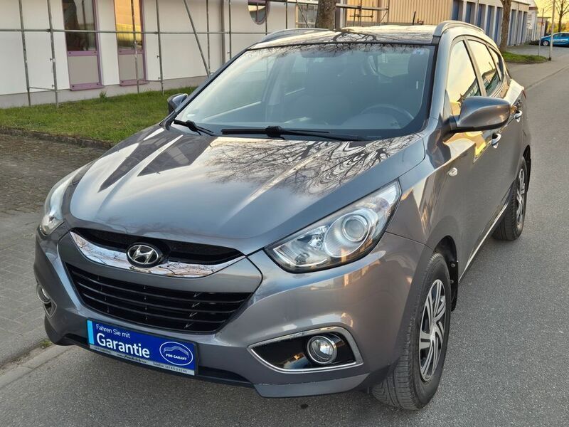Grau Gebraucht 2012 Hyundai ix35 Comfort SUV | 6.888 € (Fairer Preis) - Bild 1/4