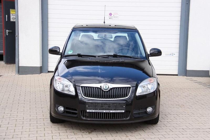 Schwarz Gebraucht 2009 Skoda Fabia Ambiente Kleinwagen | 3.999 € (Etwas zu teuer) - Bild 1/4