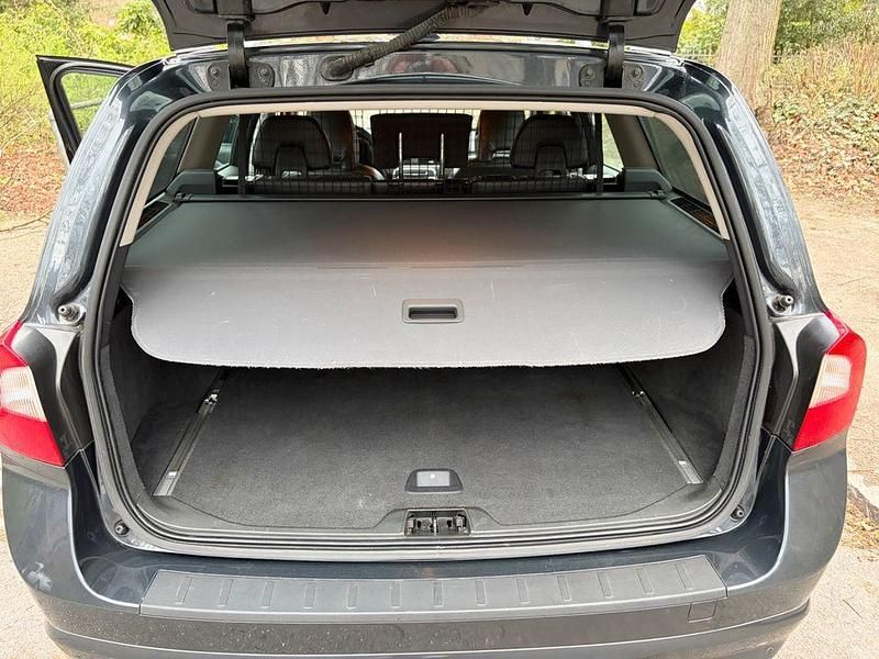 Gebraucht Volvo V70 Summum 163 PS (119 kW) 2012 Grau Kombi