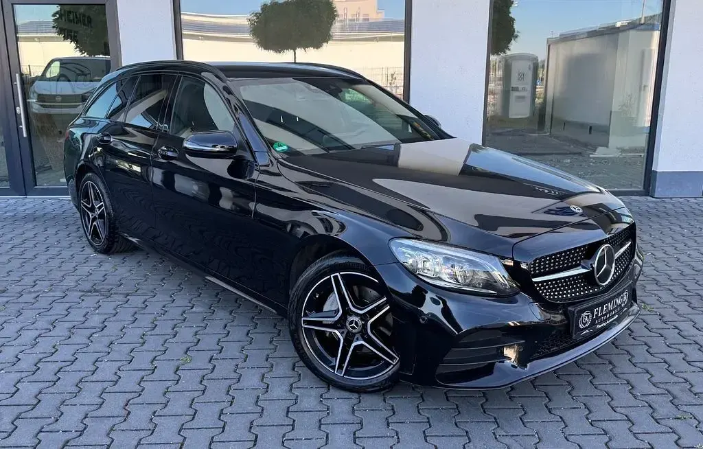 Gebraucht Mercedes C220 AMG 194 PS (142 kW) 2019 Schwarz Limousine