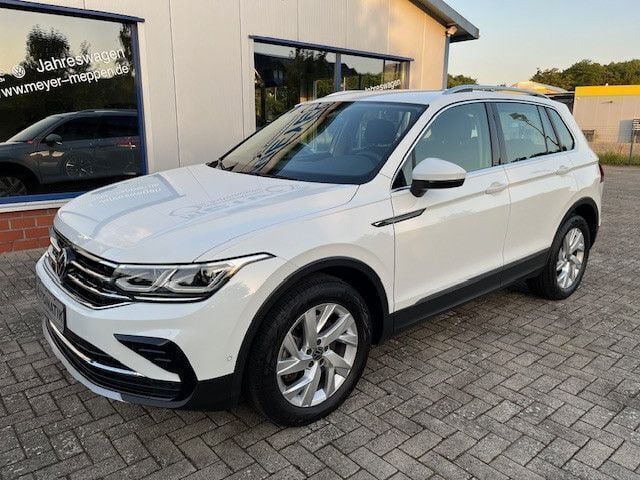 Weiß Gebraucht 2023 VW Tiguan Elegance SUV | 33.490 € (Guter Preis) - Bild 1/4