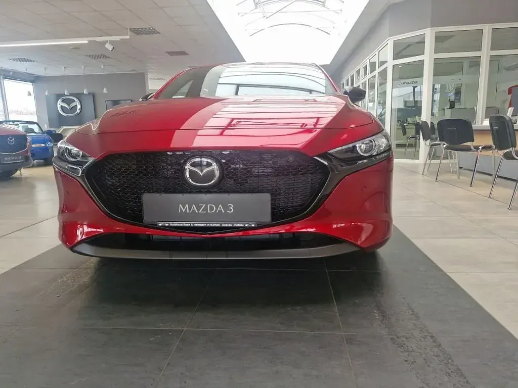 Neu Mazda 3 Homura-Line 140 PS (102 kW) 2026 Soul red crystal m Limousine