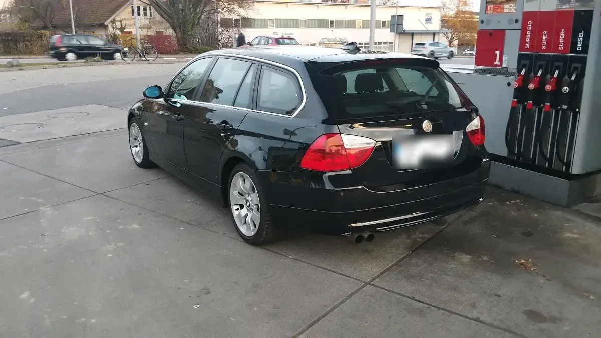 Używany BMW 325 218 KM (160 kW) 2006 Czarny Kombi