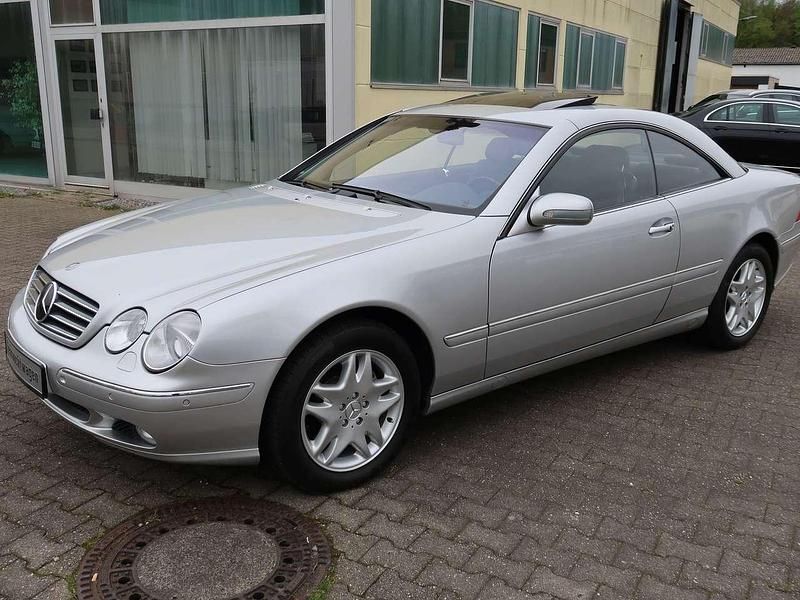 Brillantsilber metalliclack Gebraucht 2003 Mercedes CL500 Coupé | 23.500 € - Bild 1/4