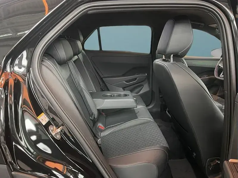 Neu VW T-Roc 150 PS (110 kW) 2026 Schwarz SUV