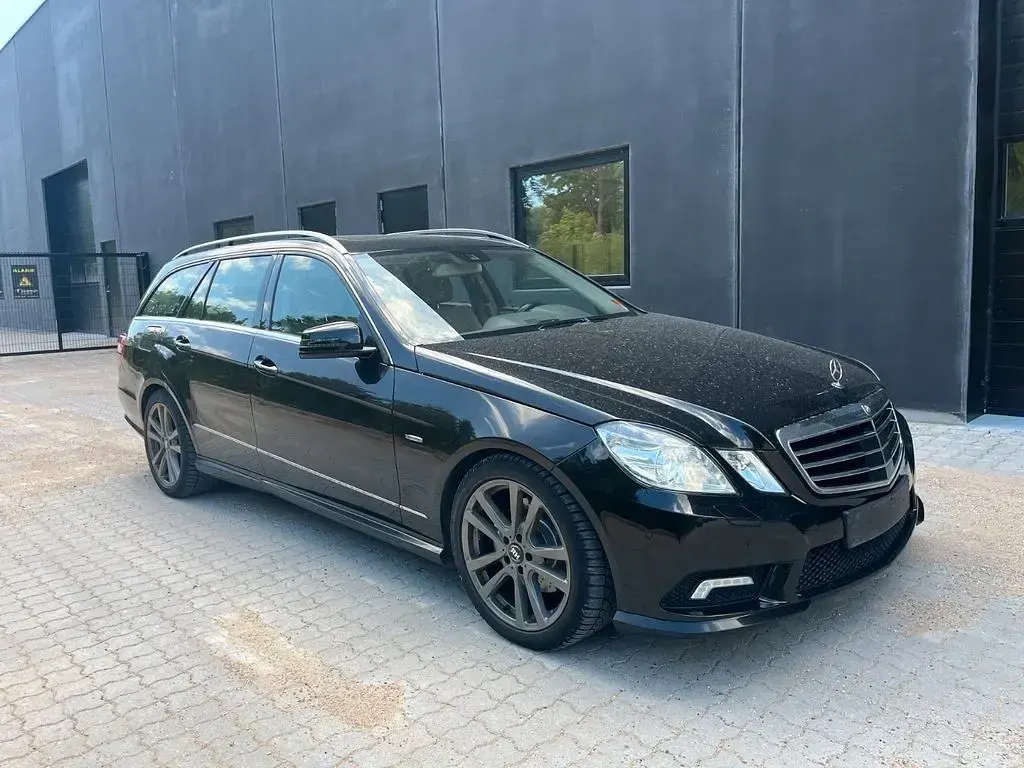 Gebraucht Mercedes E350 265 PS (194 kW) 2011 Schwarz Limousine