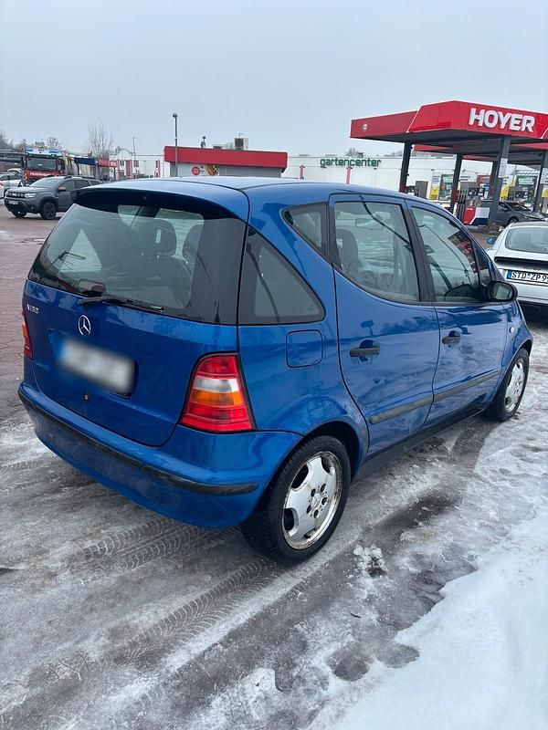 Blau Gebraucht 2002 Mercedes A160 Kleinwagen | 1.300 € (Fairer Preis) - Bild 1/4