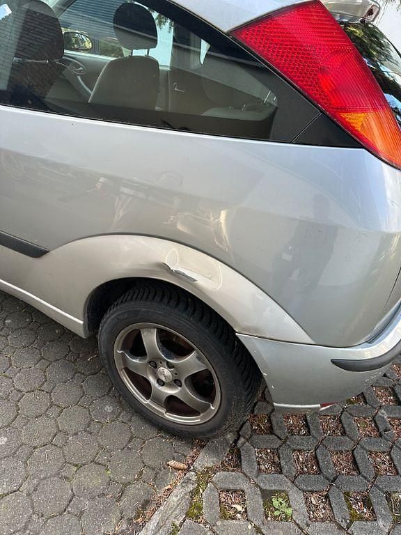 Gebraucht Ford Focus 75 PS (55 kW) 2003 Schwarz Limousine