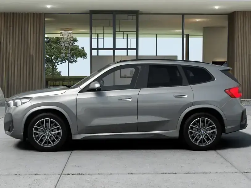 Gebraucht BMW X1 M Sport 163 PS (119 kW) 2025 Spacesilber (silber) SUV