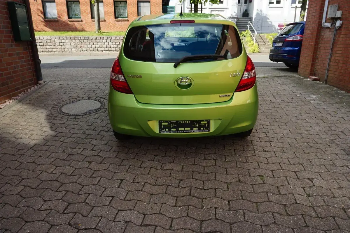 Gebraucht Hyundai i20 55 PS (40 kW) 2011 Grün Kleinwagen