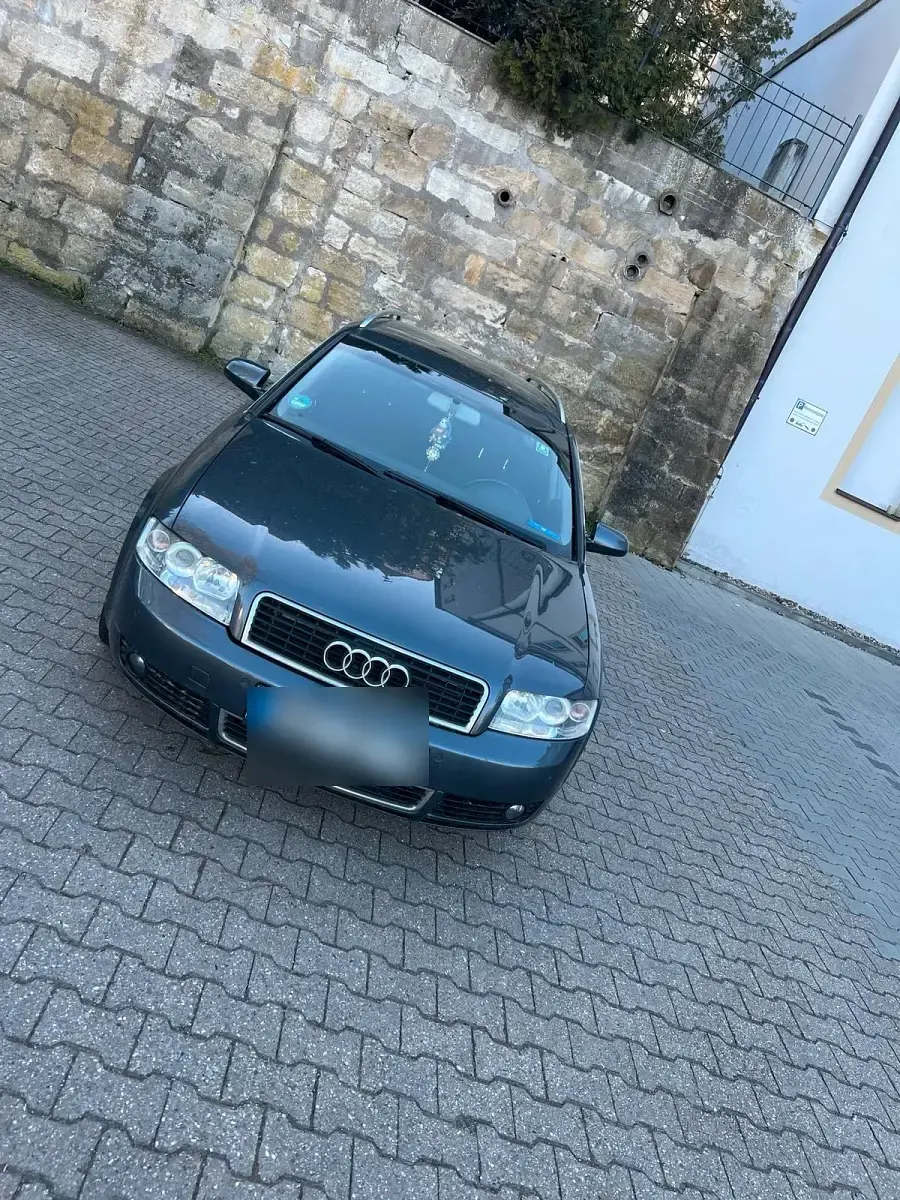 Second-hand Audi A4 131 CP (96 kW) 2004 Negru Berlinǎ