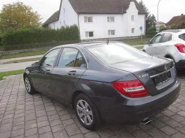 Gebraucht Mercedes C220 170 PS (125 kW) 2013 Tenoritgrau Limousine
