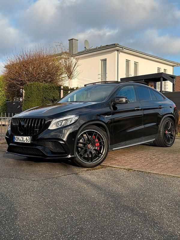 Schwarz Gebraucht 2017 Mercedes GLE63 AMG AMG SUV | 41.500 € (Fairer Preis) - Bild 1/4